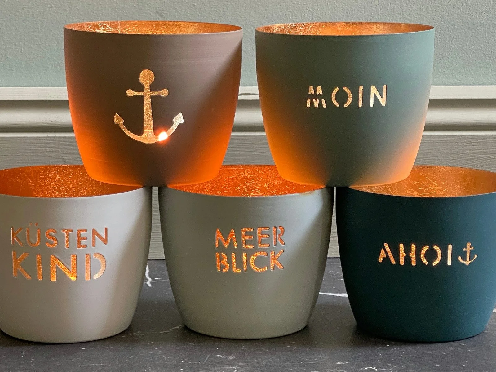 Windlicht „Zuhause“ – Weiß/Gold, Ø 8,5 cm